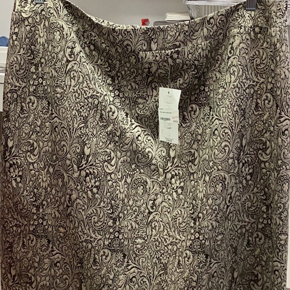Elegant Black gold and  Cream Paisley Skirt